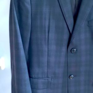 Stunning blue DKNY patterned blazer